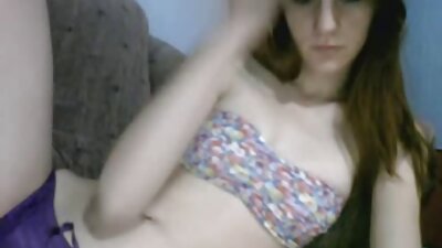Fiica vitregă este futută în porno cu fete mari doggystyle cu tocuri.