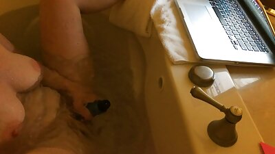 Prima dată cu un bărbat de culoare, sentimentul este de filme porno cu pizde mari nebunie.