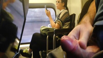 Păsărica uscată se transformă în sex pasional!. futai cu pule mici