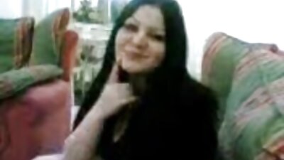 Picură și stropește de negrese grase la cowgirl în ciorapi.