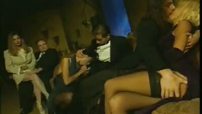 Are un fund frumos asa ca am luat-o cu mature cu floci la pizda mine in vacanta.