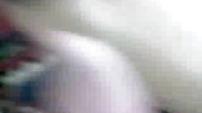Bărbatul gras s-a căsătorit recent și porno cu pizde mari nu-și poate lua ochii de la mireasă.