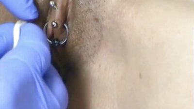Și-a adus mama vitregă femei cu buci mari la prieteni și, într-o stupoare de beție, toată lumea și-a tras-o pe mătușa mea.