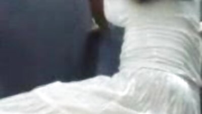 Escorta VIP face bani cu femei cu floci mari corpul ei.