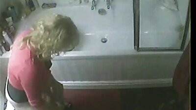 Puiul filme porno cu buci mari habar nu are de camera.
