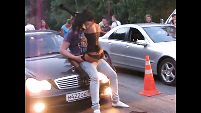 La porno cu fete mari subsol, tinerii au făcut sex adevărat de la păsărică la păsărică.